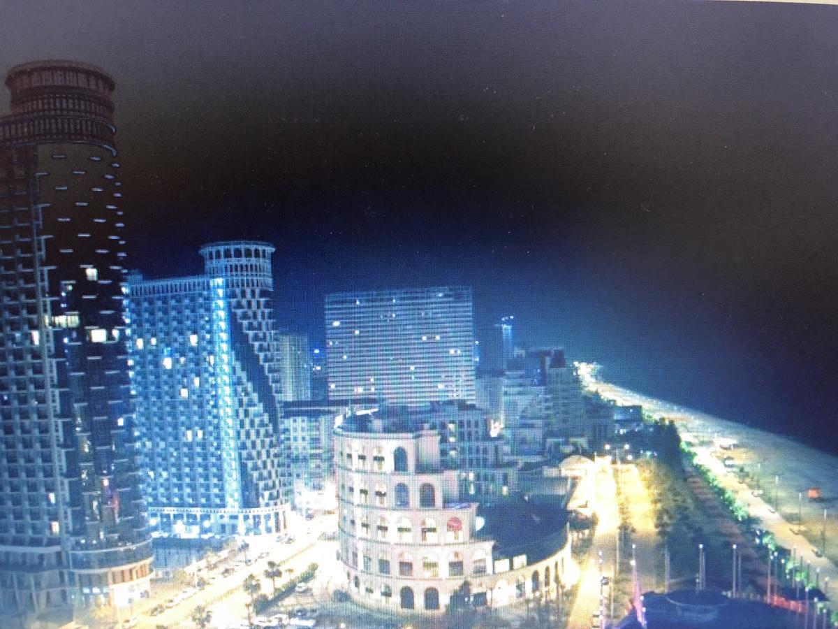 Irina Apartment 1 バトゥーミ エクステリア 写真